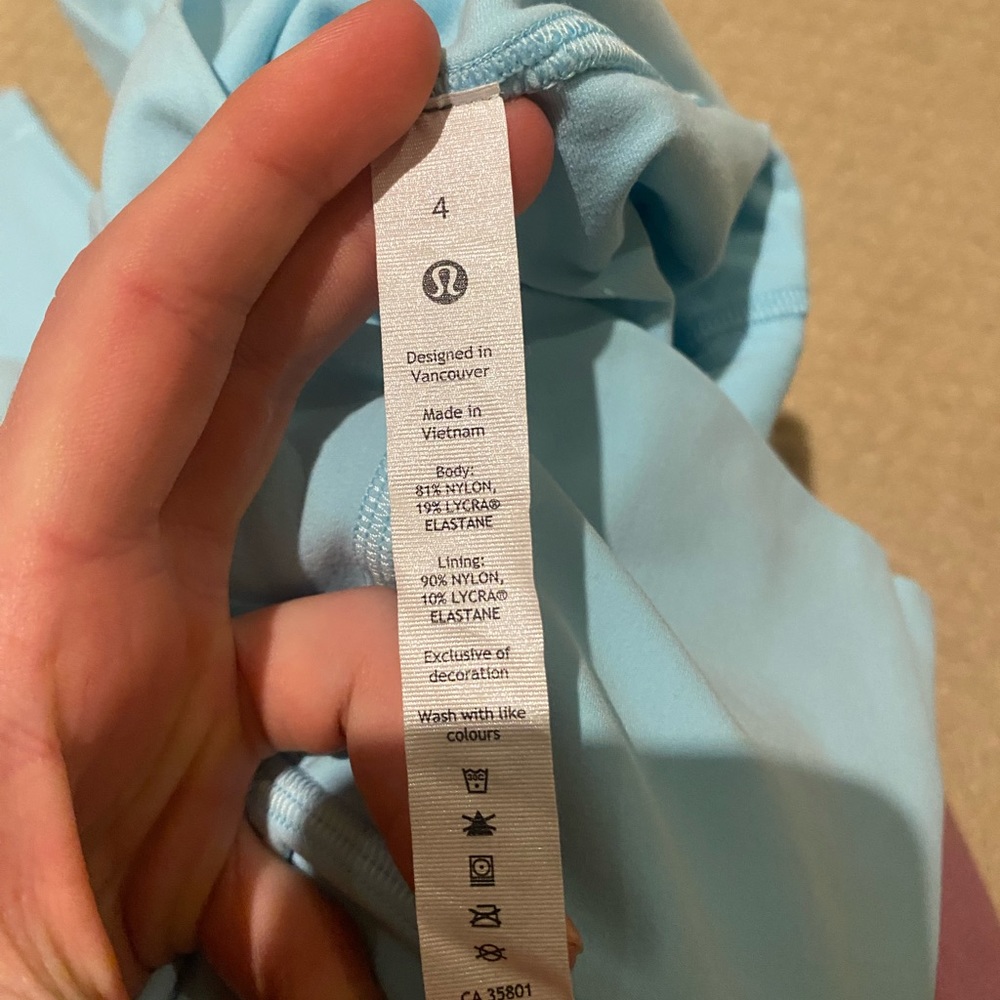 LULU NWOT ALIGNS SIZE 4 🍋